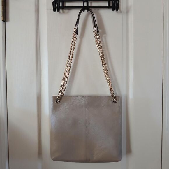 Tan pebbled leather purse shoulder bag or crossbody bag w gold tone chain strap - Picture 5 of 8